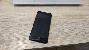 Apple iPhone 7 - na diely, reštartuje sa - 3