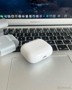 Apple AirPods 3. Generácie - nové, necely rok v záruke - 3