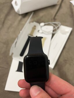 Apple Watch SE 44mm - 3