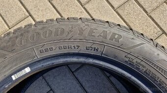 Goodyear Ultra Grip 225/55 R17 97H - 3