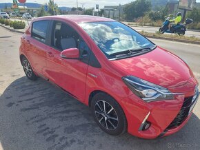 Toyota Yaris 1.5 Hybrid Business E-CVT - 3