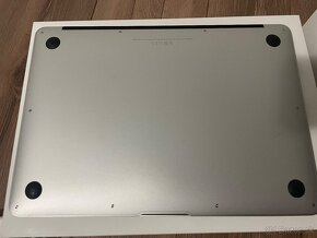 Apple MacBook Air 13" (Early 2015) - 3