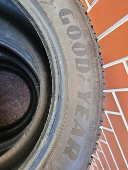 Zimné 215/55r16 GOODYEAR ULTRAGRIP 8 - 3