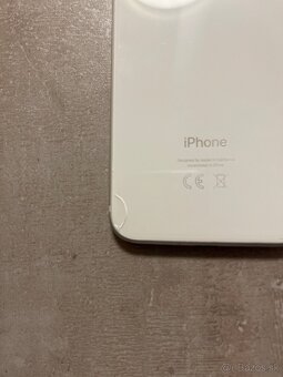 Predám Iphone 8 biely 64GB - 3