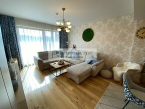 Na predaj dve vnútorné garáže s veľkým 3- izbovým apartmánom - 3