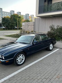 Jaguar XJ8 3,2 V8 - 3