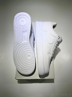 Nike Air Force - All White - 3