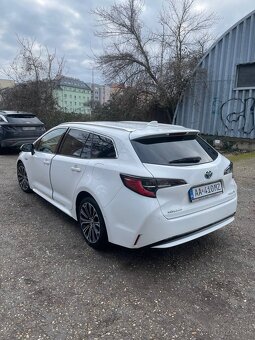 Toyota Corolla hybrid 2020 - 3