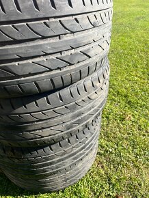 215/45 R17 - 3