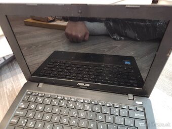 Rozpredam netbook Asus x200m - 3