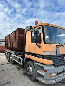 Predam Mercedes Actros 8x2 nosic kontajnerov + ruka - 3