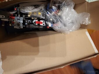 LEGO TECHNIC 42154 - 3