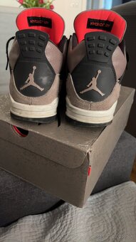 Jordan 4 Taupe Haze - 3