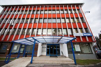 Predám exkluzívne administratívnu budovu v centre, Dolný Kub - 3