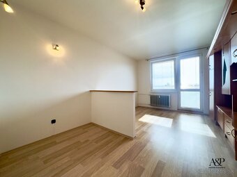 NA PREDAJ GARSÓNKA S BALKÓNOM V CENTRE MESTA, 24M2, ŠTEFÁNIK - 3