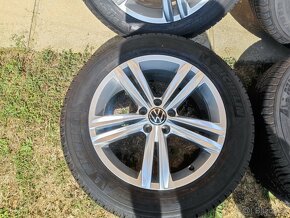 VW Tiguan 5x112 R18 letná alu sada - demont - 3