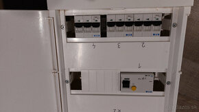 Rozvodna skrina + prudovy chranic a 3x trojfazovy istic - 3