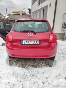 Predám toyotu Auris 1,33,74kw ,r.v.2009 - 3