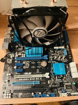 Asus M5A97 R2.0 a Asus M5A99X EVO R2.0 - 3