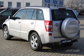 Suzuki Grand Vitara 2,0 i 103 kW  4x4 - 3