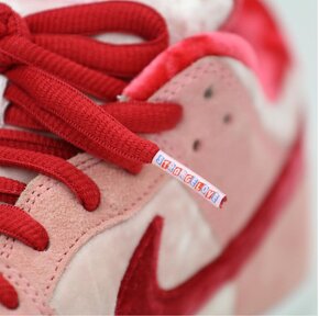 Nike SB Dunk Low Strange Love - 3