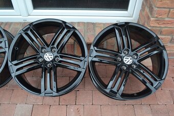 5x112 R19 GOLF 7 R / Gti Talladega Original VW Black - 3