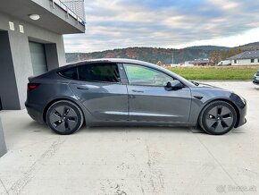 Tesla Model 3 - 3