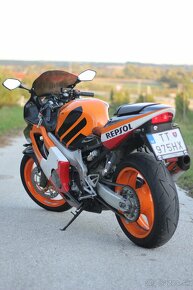 Hondu CBR 600 F4i Sport (2002) REPSOL - 3