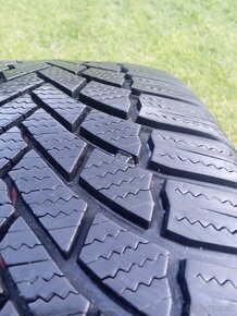 215/65 r17 zimné pneu.DOT.3823 - 3