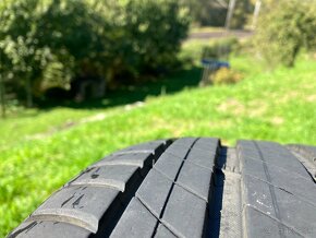 Predám skoro nové letné pneu Michelin Primacy 4 225/50 R18 - 3