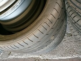 245/35 R18 - 3