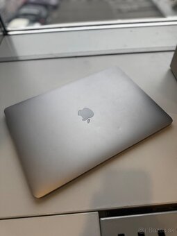 Apple MacBook Air 13 M1 Space Grey SK 2020 - 3