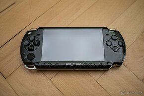Sony PSP 2000 'piano black' 32GB - 3