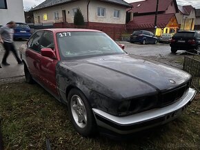 Predám Bmw E34 V8 M60B30 vyvarena karoséria - 3