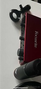 Focusrite 2i2 - 3