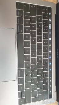 MacBook Pro 13-inch 2017 - i7, 16GB, 512 SSD, Touchbar - 3