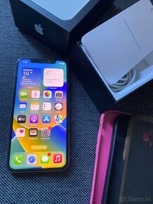 iPhone 11 pro Silver - 3