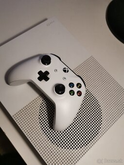 Xbox One S - 3