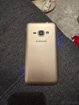 Samsung Galaxy J1 2016 - 3