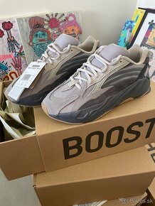 Yeezy Boost 700 v2 Tephra - 3