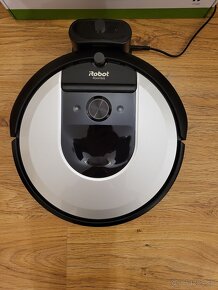 Robotický vysávač iRobot Roomba i7156 - 3