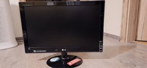 Predam LG 22 "Full HD LED LCD monitor - 3