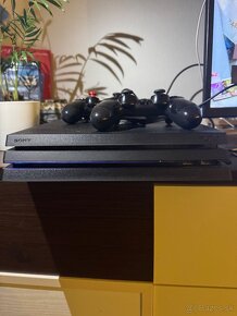 Predám PS4 pro 1tb - 3