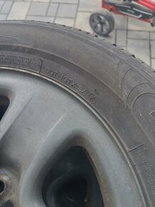 Predám zimné pneumatiky 215/70 R16 - 3