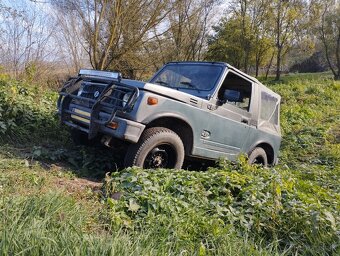 Suzuki Samurai Sj410 - 3