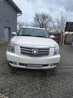 Cadillac Escalade - 3