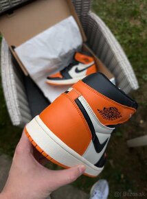 Nike Air Jordan 1 Retro - 3