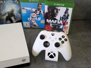 Xbox One X 1TB biele, ovládač, 4 hry Mafia, Fifa, Dirt, Halo - 3