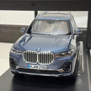 1:18 Kyosho BMW X7 Dealer Edition - 3