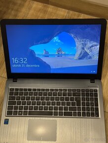 Asus notebook - 3